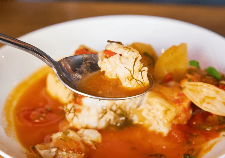 Fischsuppe Balkan Art – traditionelle Riblja Čorba