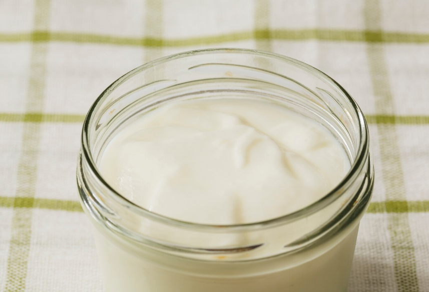 Joghurtsauce auf Balkan-Art – Frische Beilage - Rezept