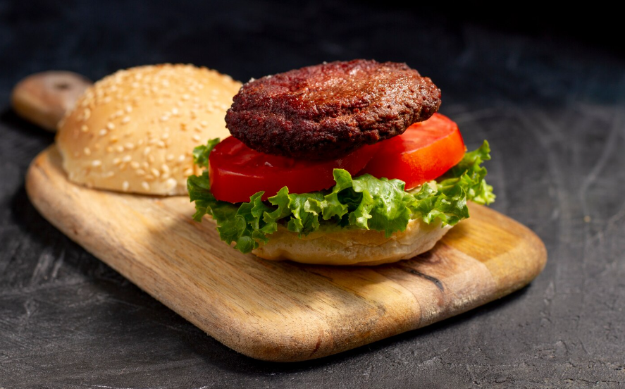 Rinderburger nach Balkan-Art – Saftig & würzig - Rezept