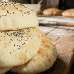 Somun Rezept – traditionelles Balkan Fladenbrot frisch gebacken