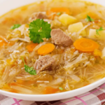 Kohl mit Fleisch – traditioneller Balkaneintopf - Rezept