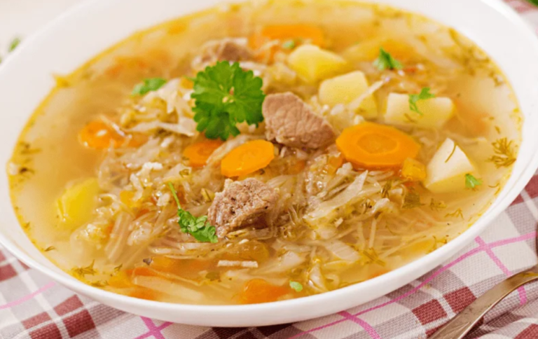 Kohl mit Fleisch – traditioneller Balkaneintopf - Rezept