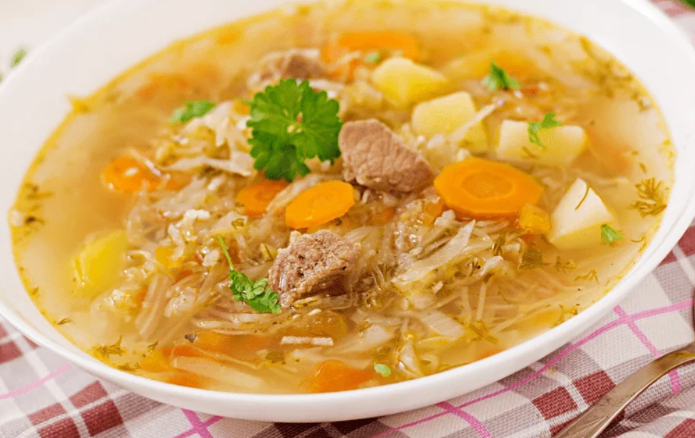 Kohl mit Fleisch – traditioneller Balkaneintopf - Rezept