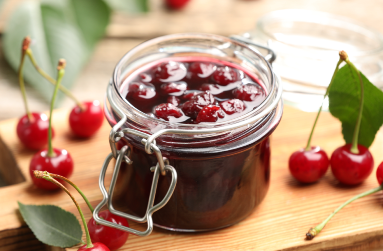 Slatko od Višanja – Sauerkirschen in klarem Sirup