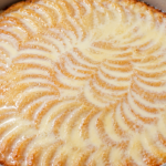 Vrilica – traditionelles bosnisches Ofengericht mit Milch und Butter